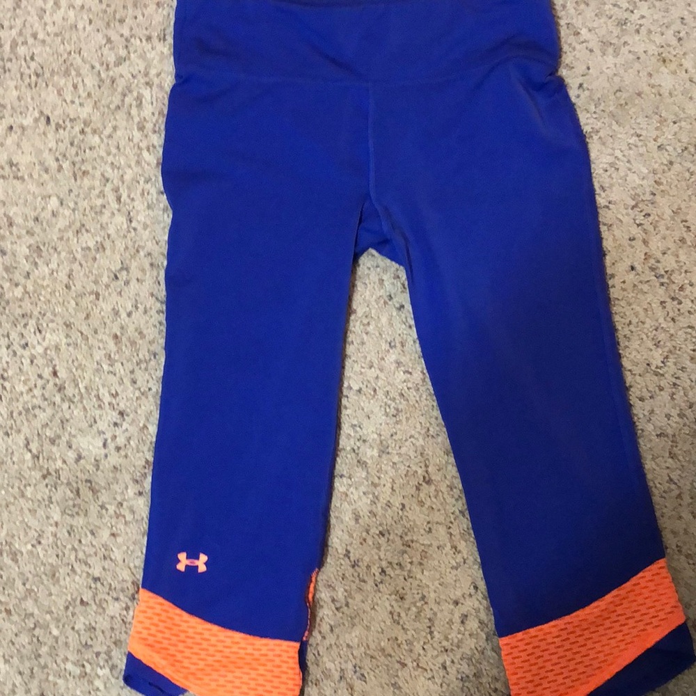 Adult small under armour capri
